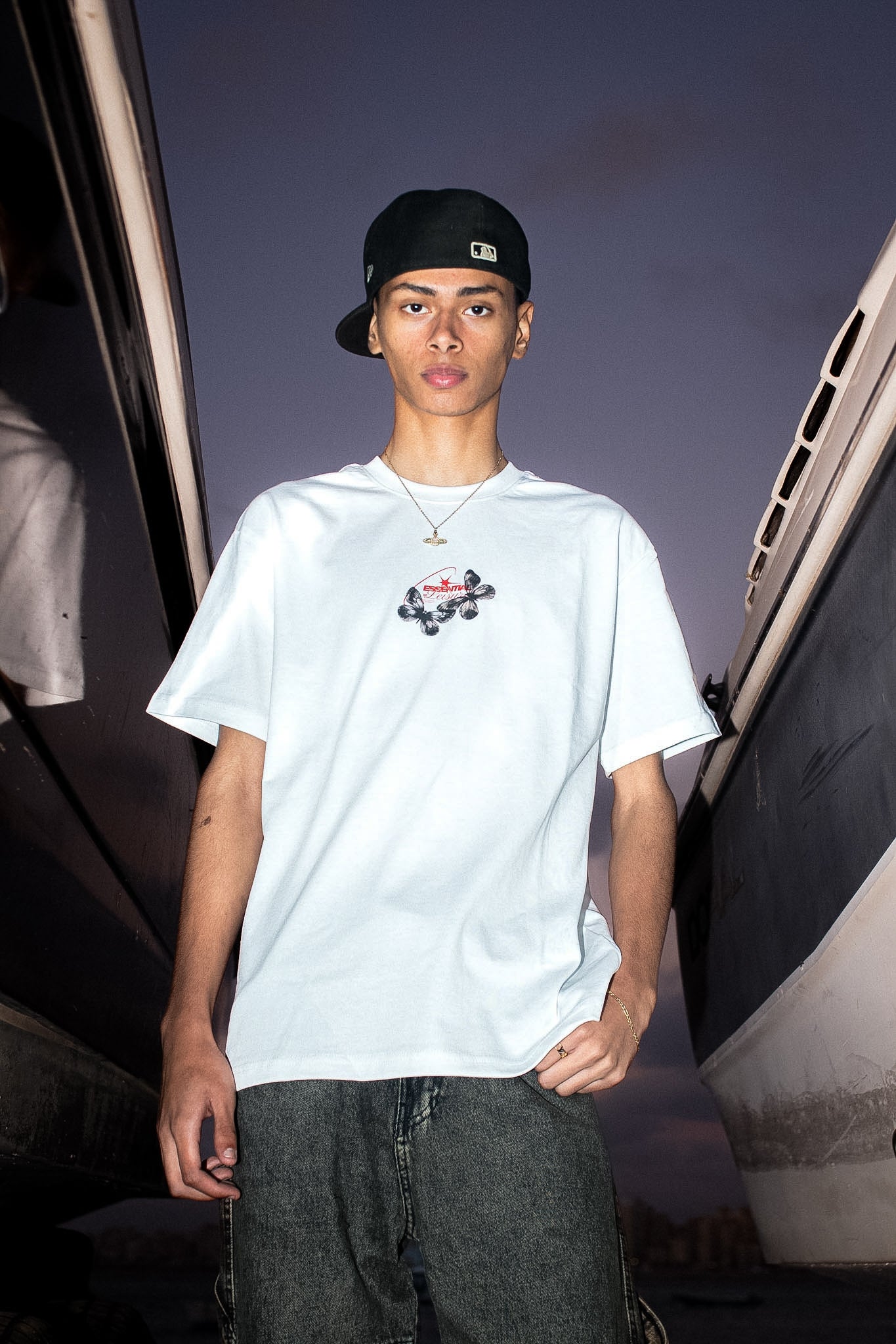 ESSENTIAL LEISURE WHITE TEE