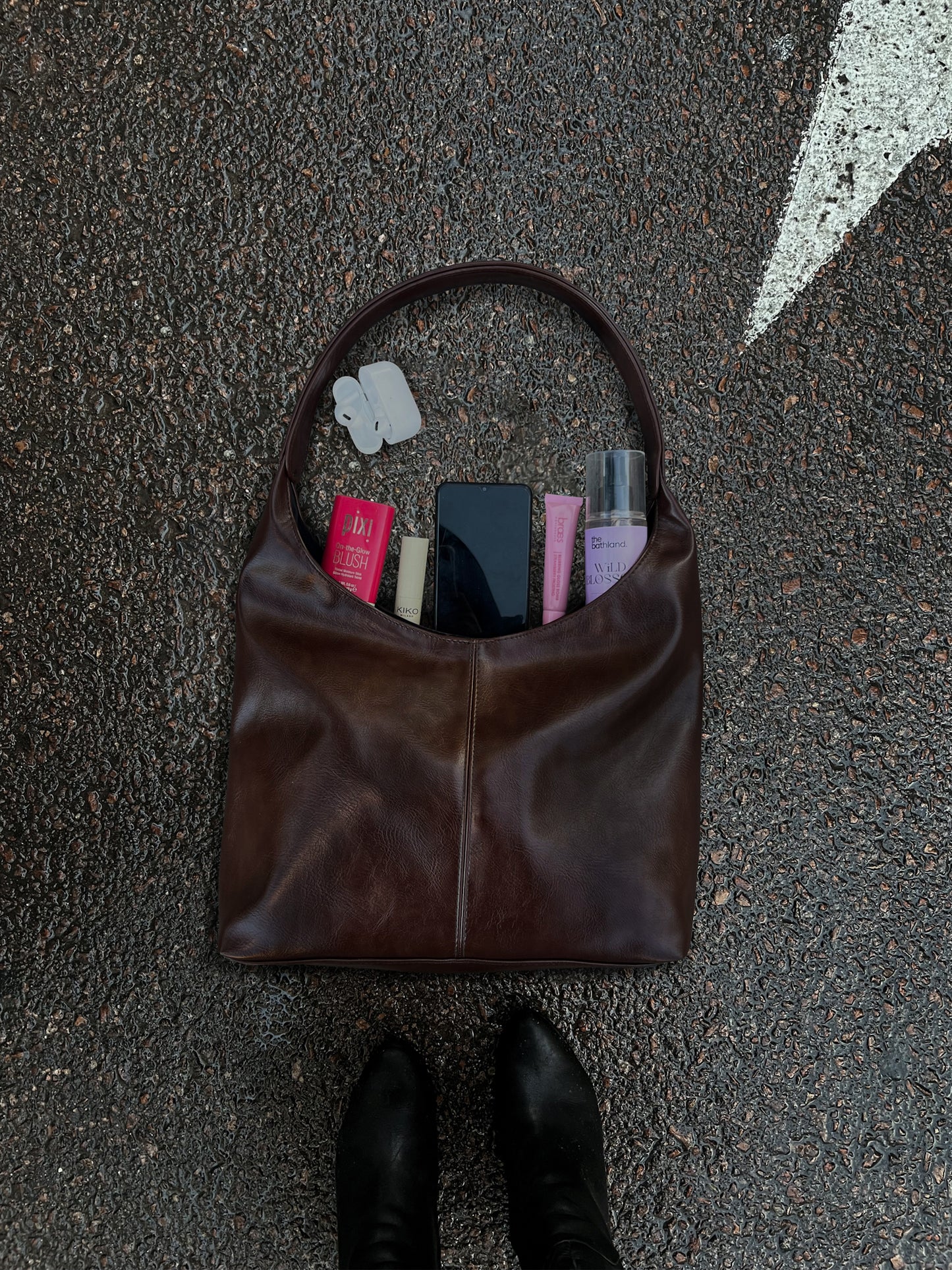 HOBO BAG GLOSSY BROWN