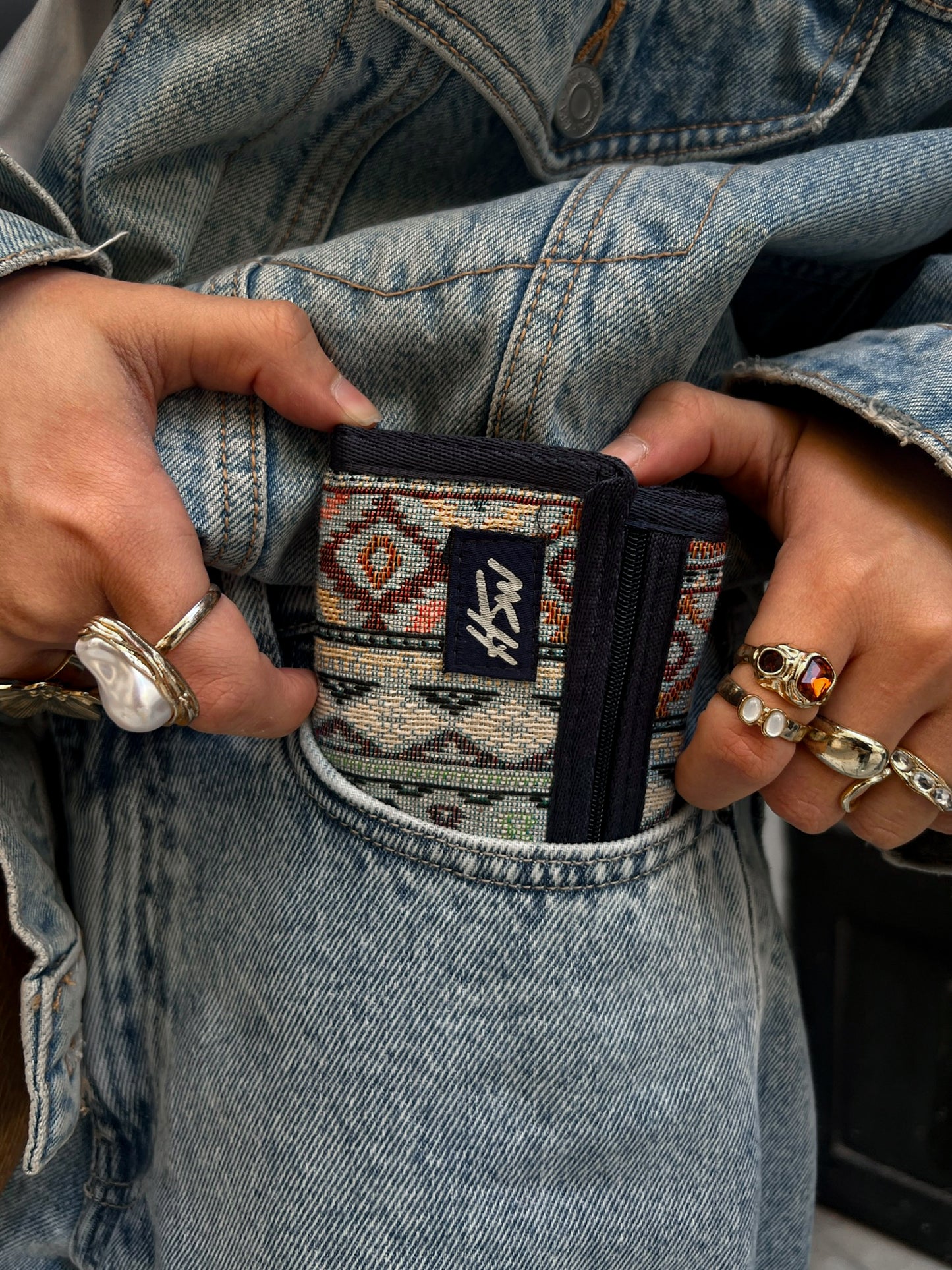 RIVER BLUE WALLET