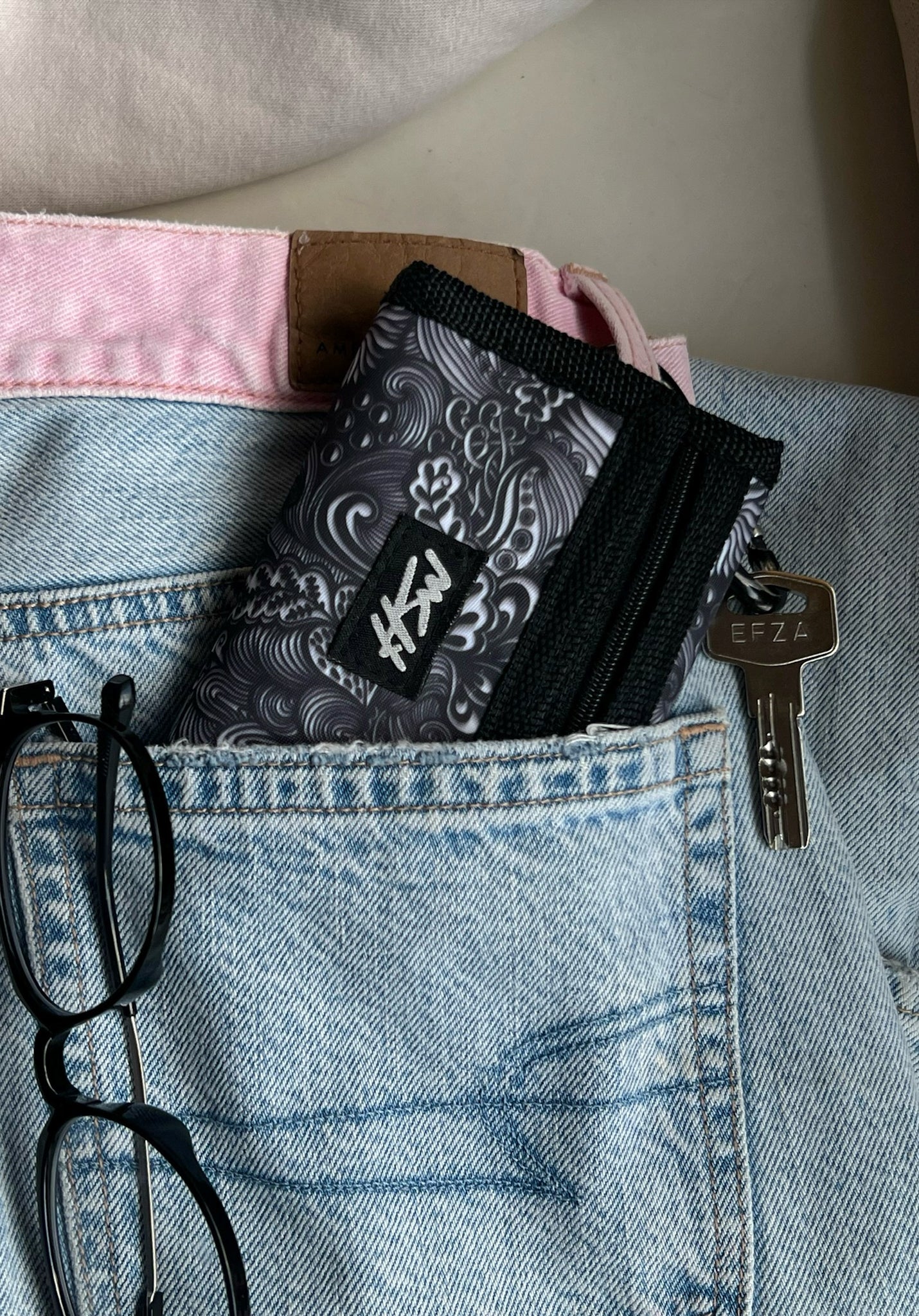 URBAN MONOCHROME WALLET