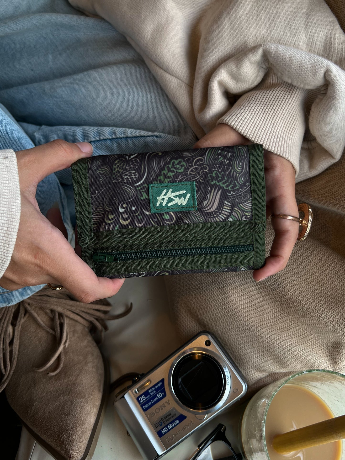 URBAN OLIVE WALLET