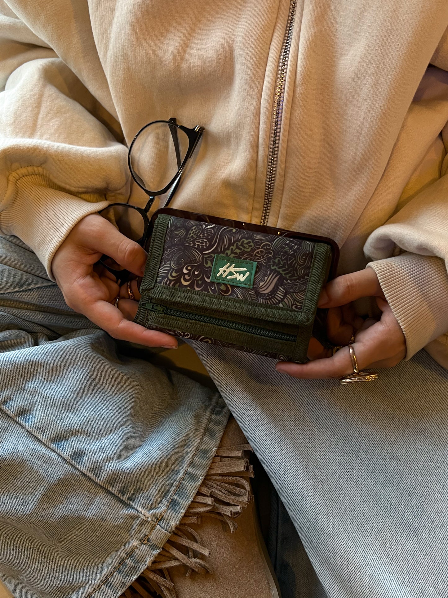 URBAN OLIVE WALLET
