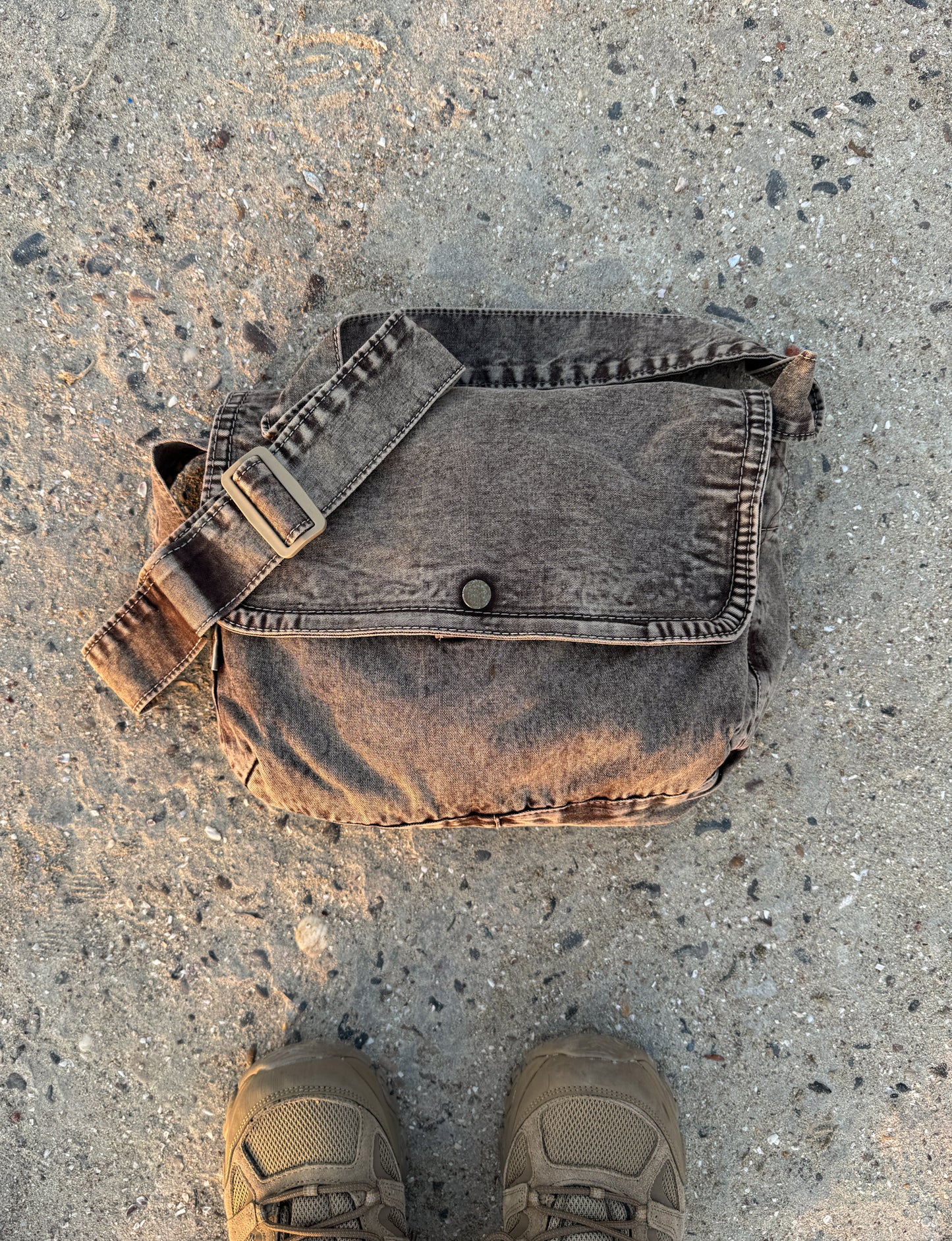 ASH BROWN WASHED SIDE BAG