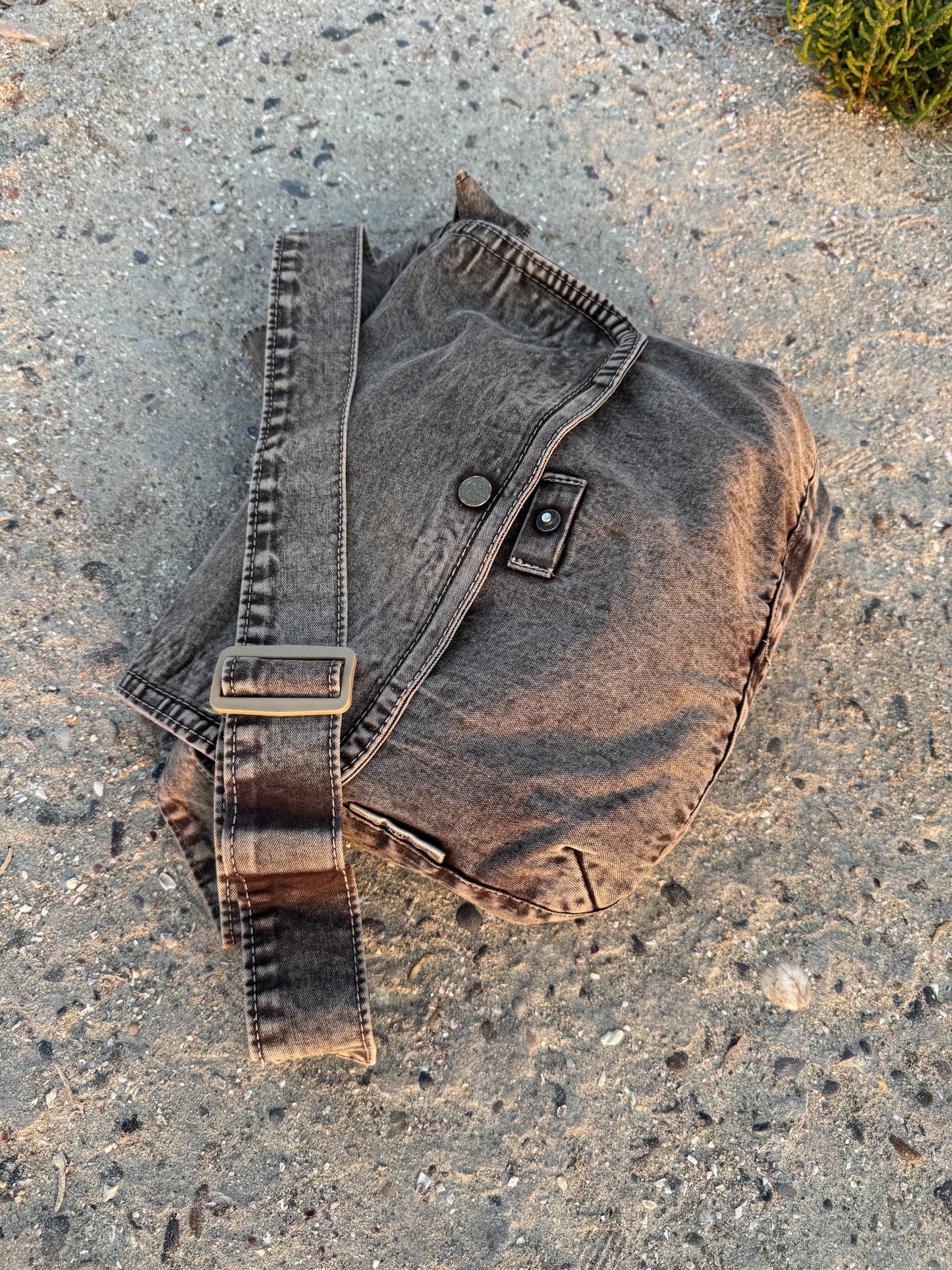 ASH BROWN WASHED SIDE BAG