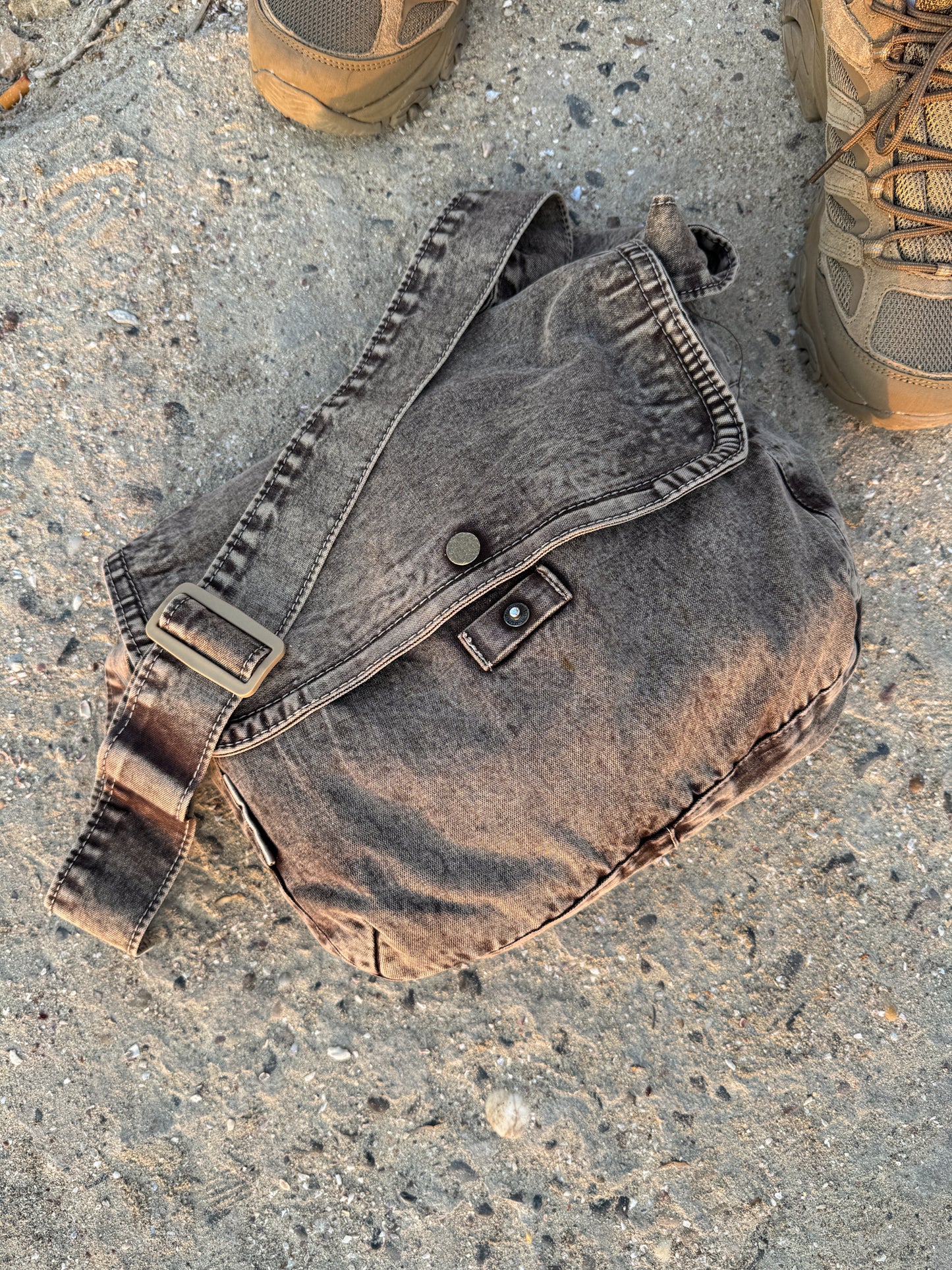 ASH BROWN WASHED SIDE BAG