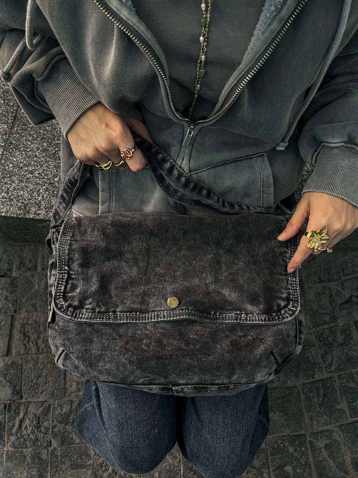 CHARCOAL WASHED SIDE BAG
