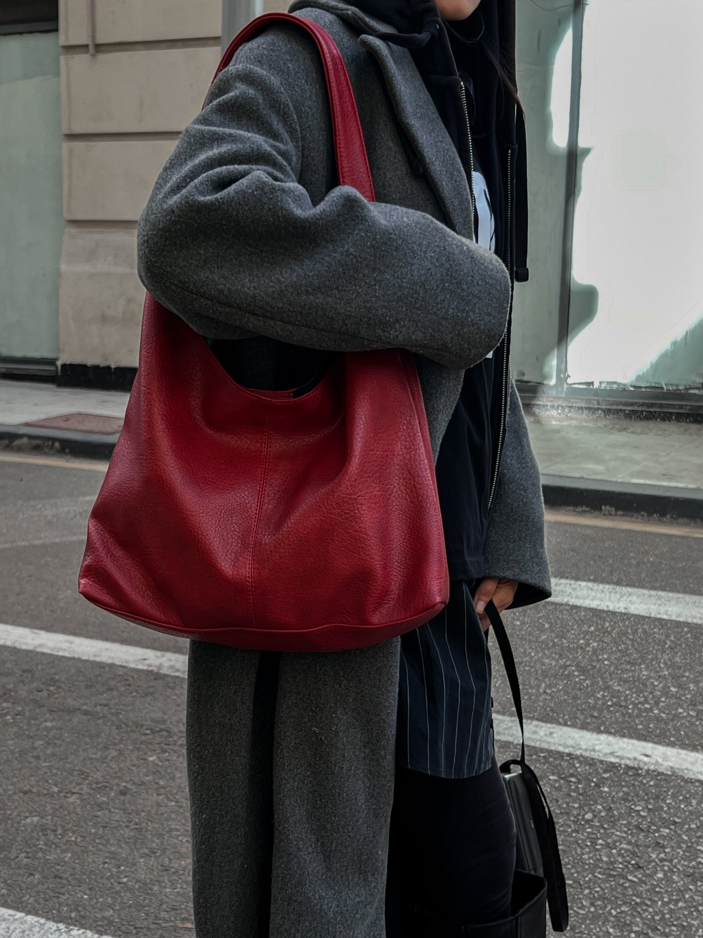 HOBO BAG BLOODY RED