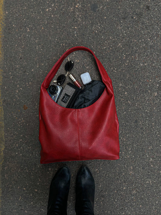 HOBO BAG BLOODY RED