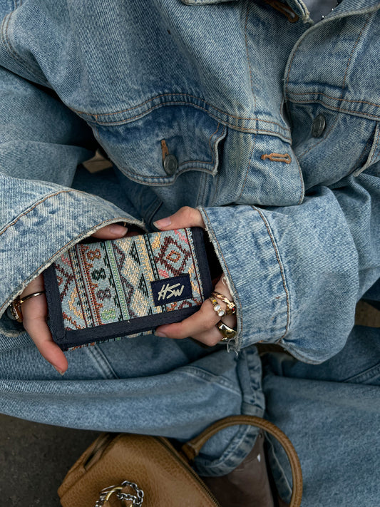 RIVER BLUE WALLET