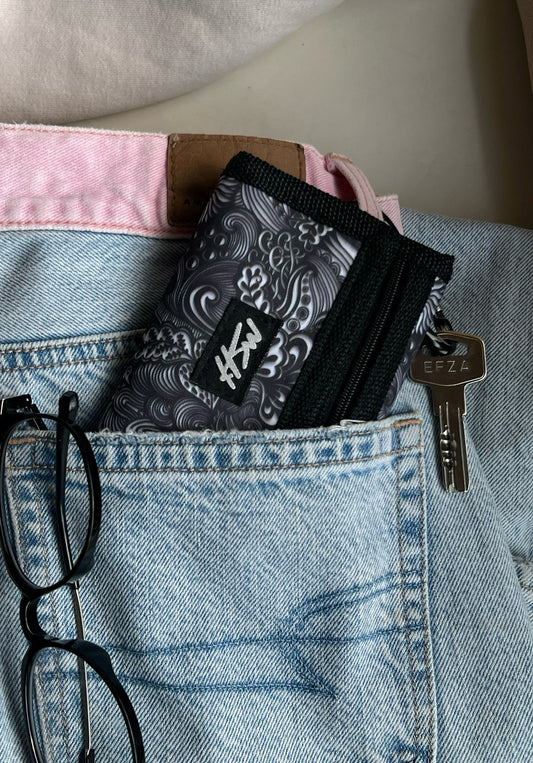 URBAN MONOCHROME WALLET