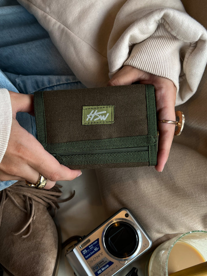 BASIC OLIVE WALLET