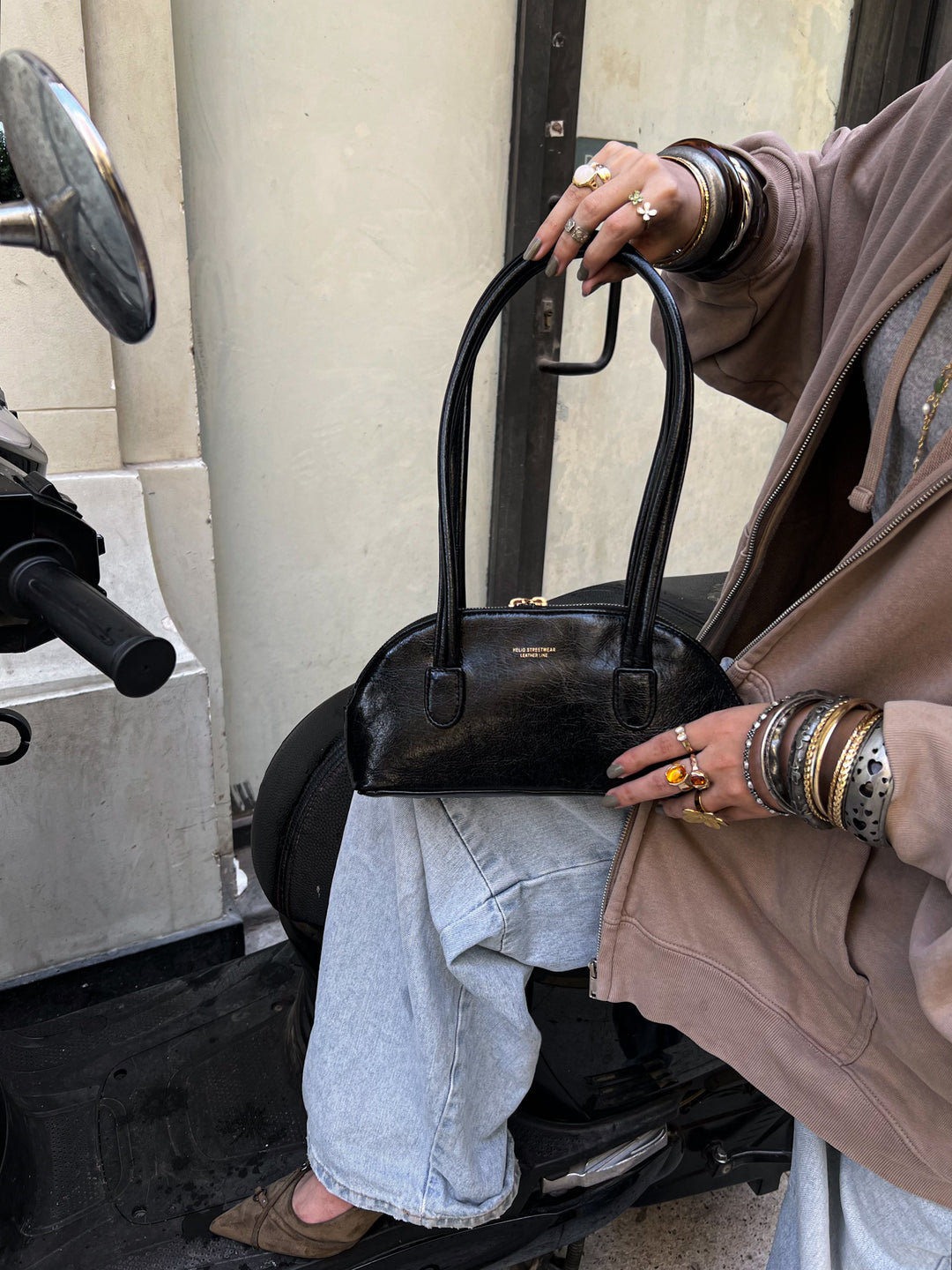 BAGUETTE BAG BLACK TRUFFLE