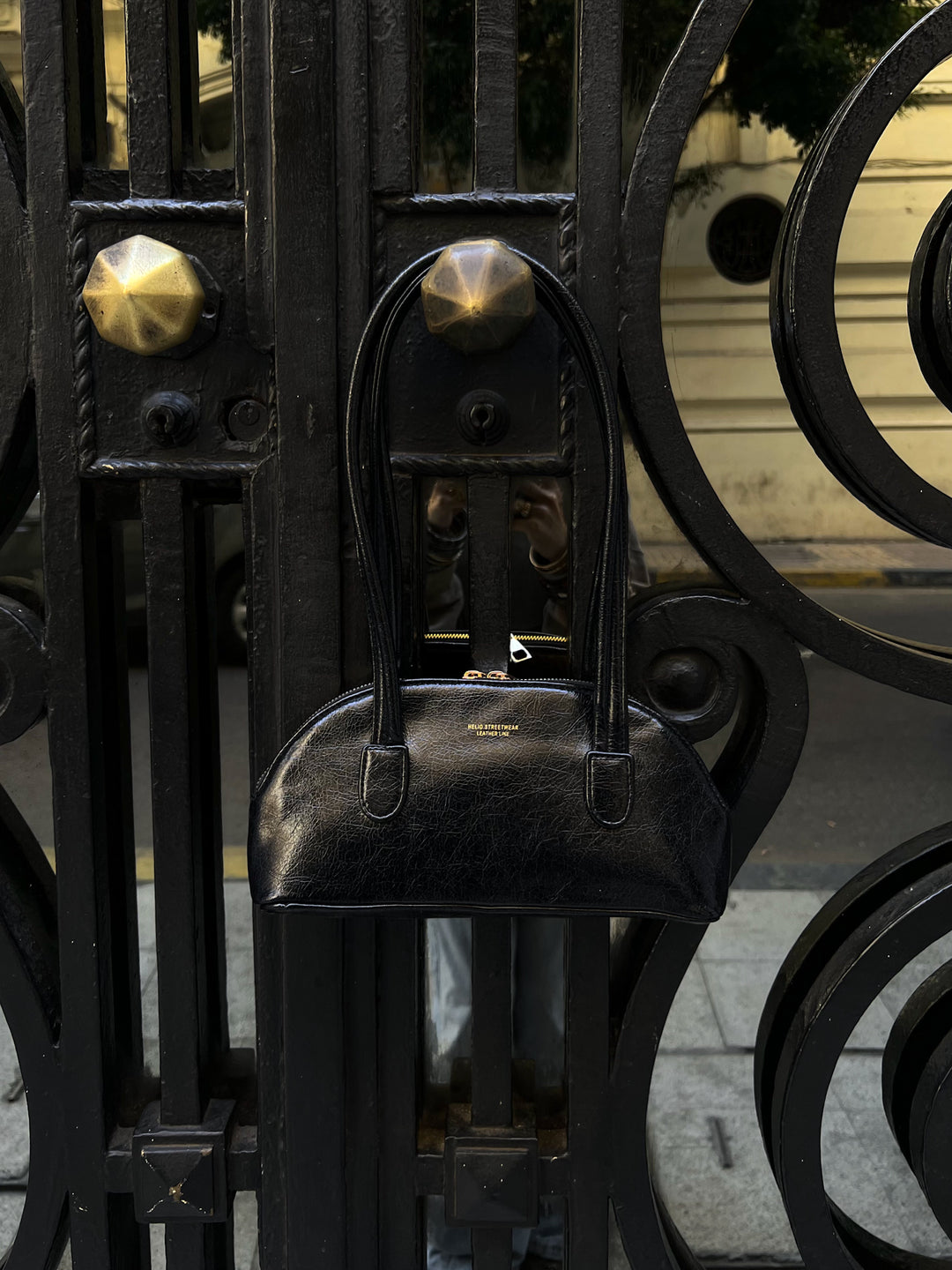 BAGUETTE BAG BLACK TRUFFLE