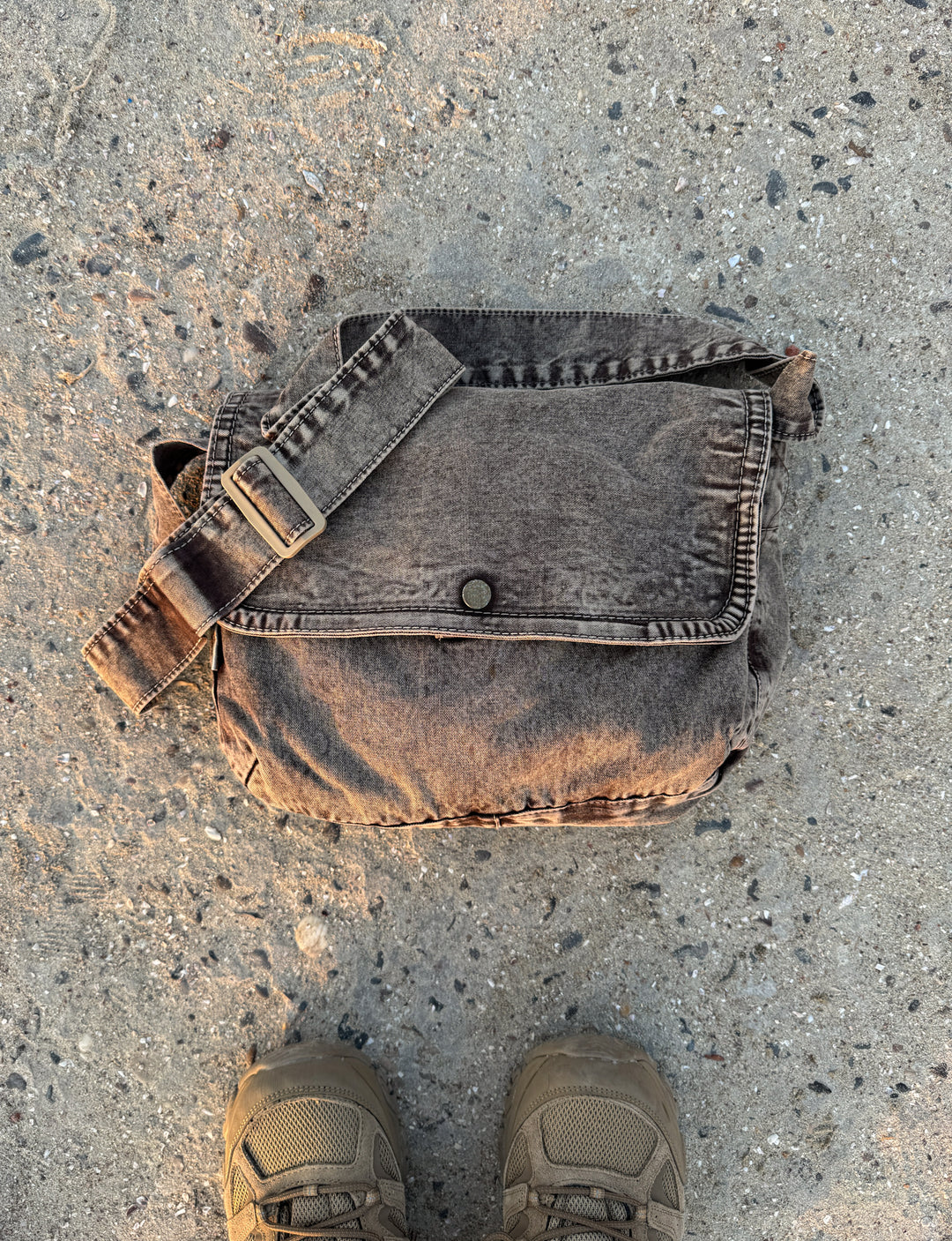 ASH BROWN WASHED SIDE BAG
