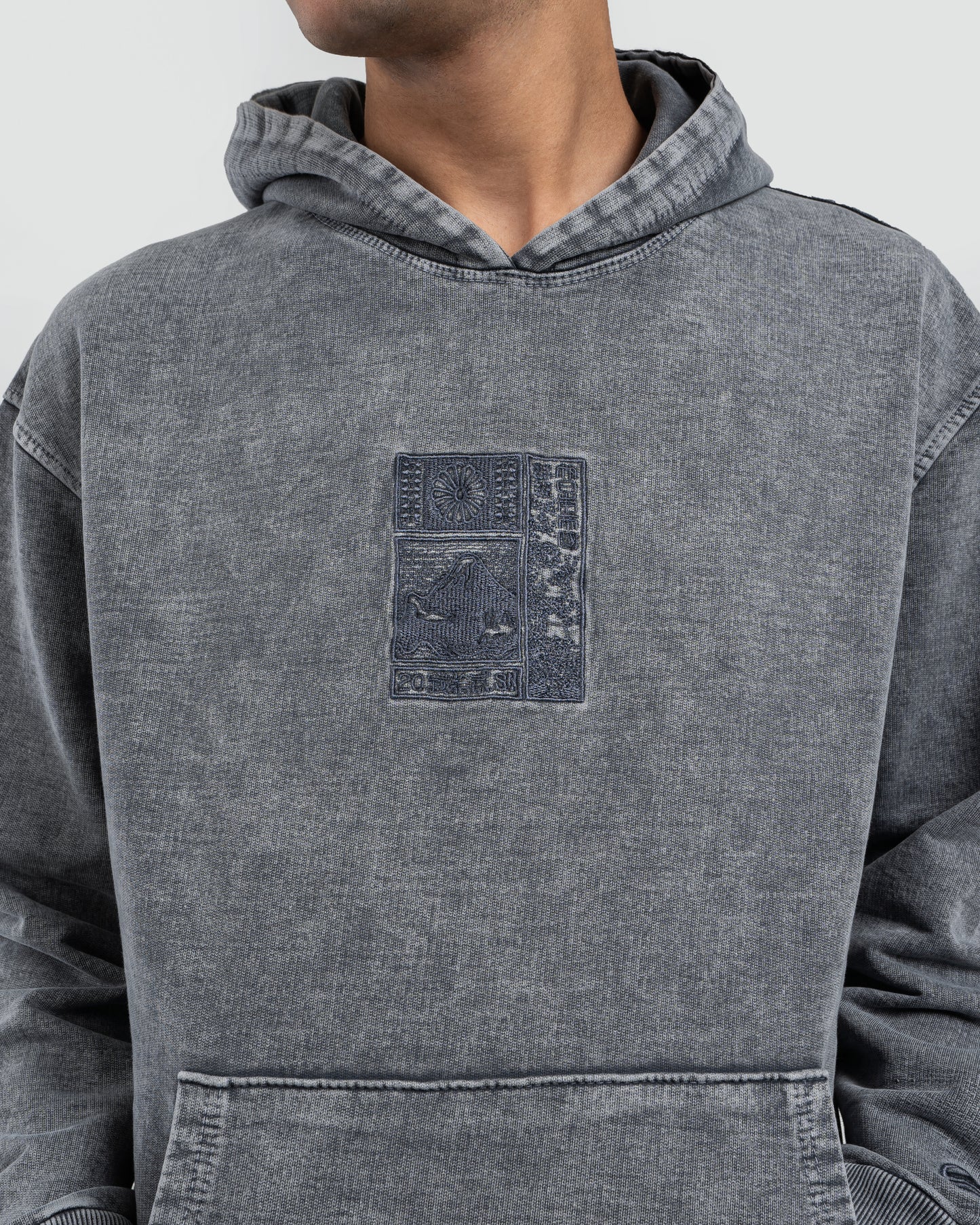 EMBROIDERED WASHED HOODIE GREY