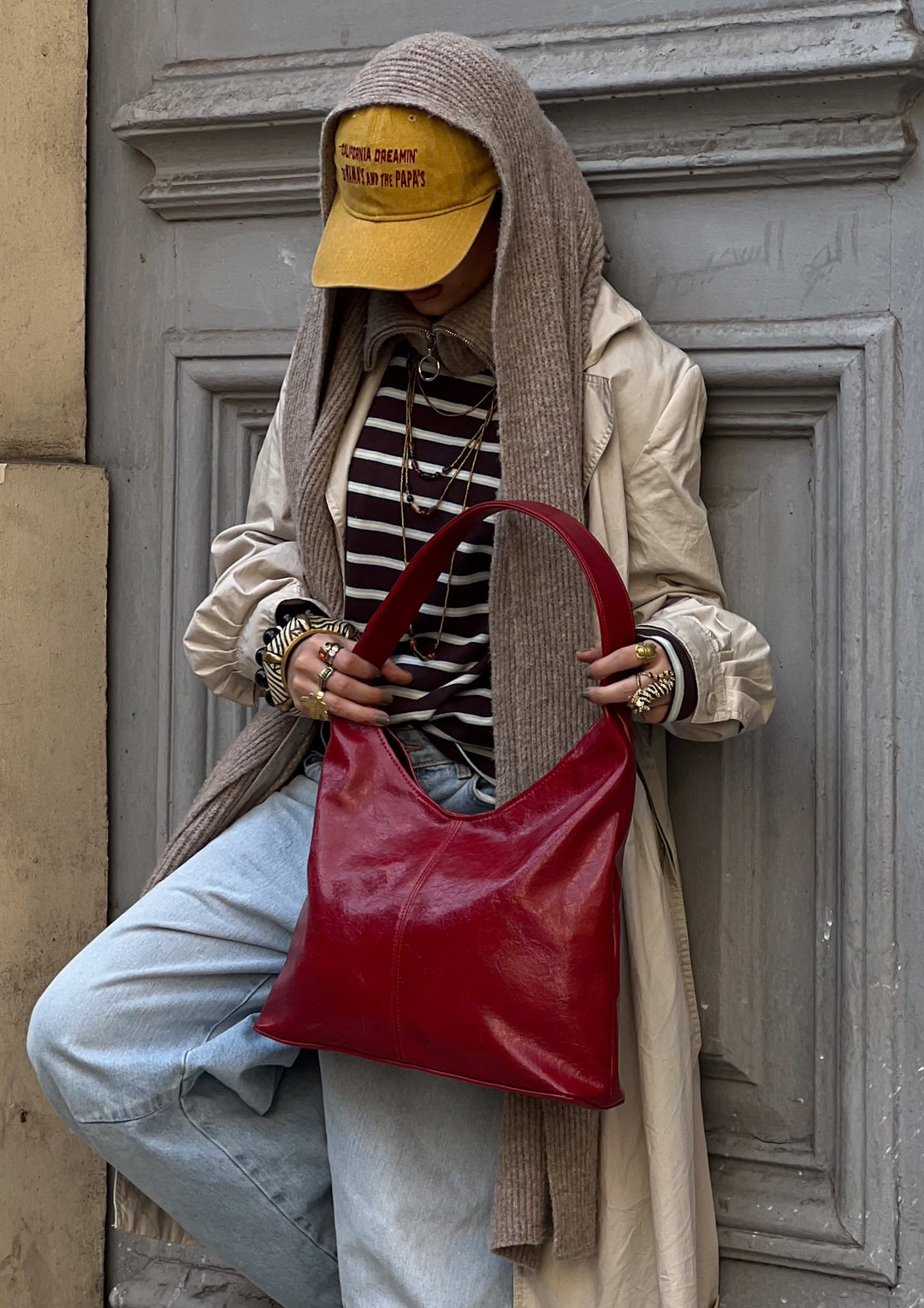 HOBO BAG BLOODY RED