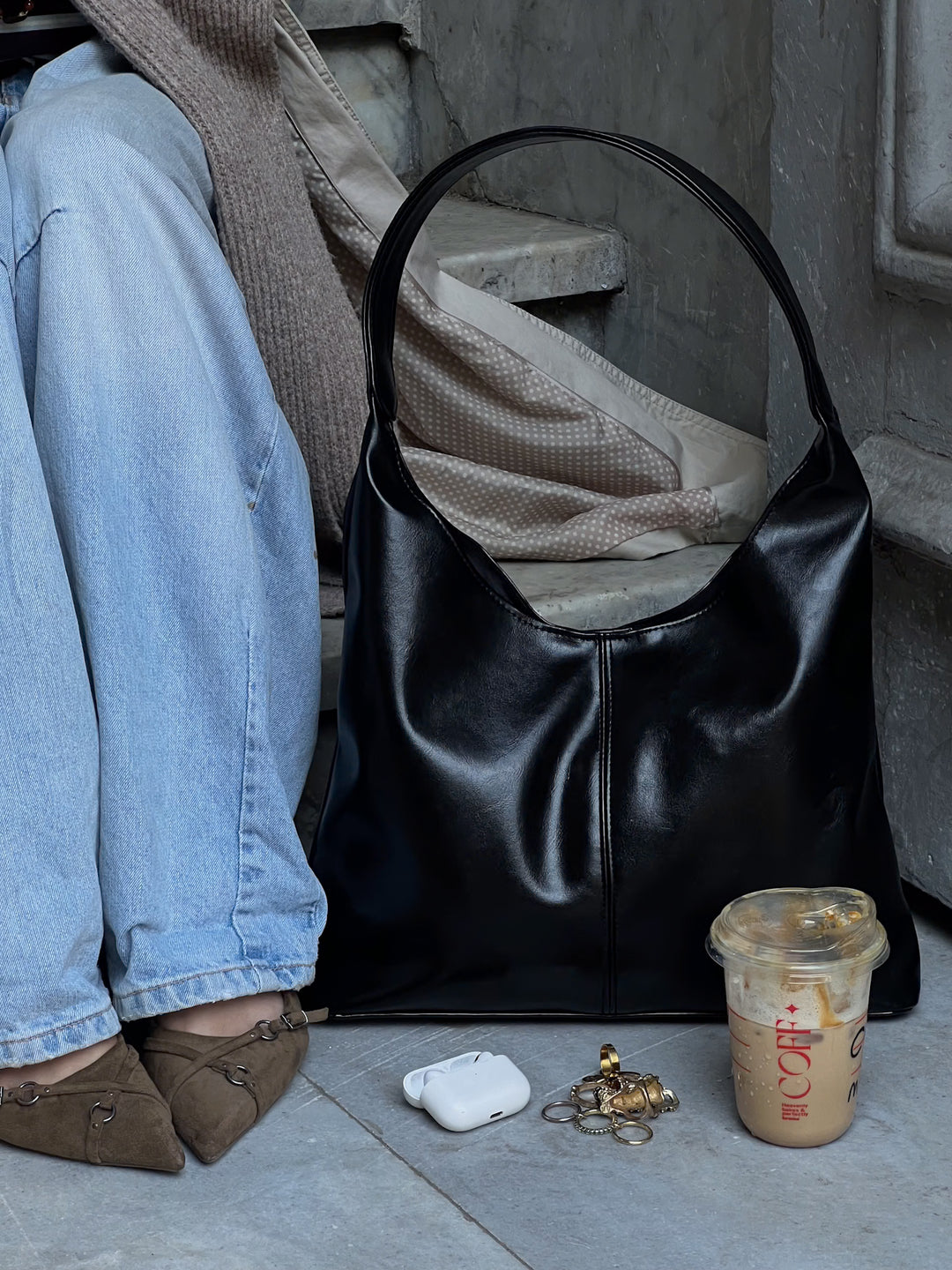 HOBO BAG BLACK
