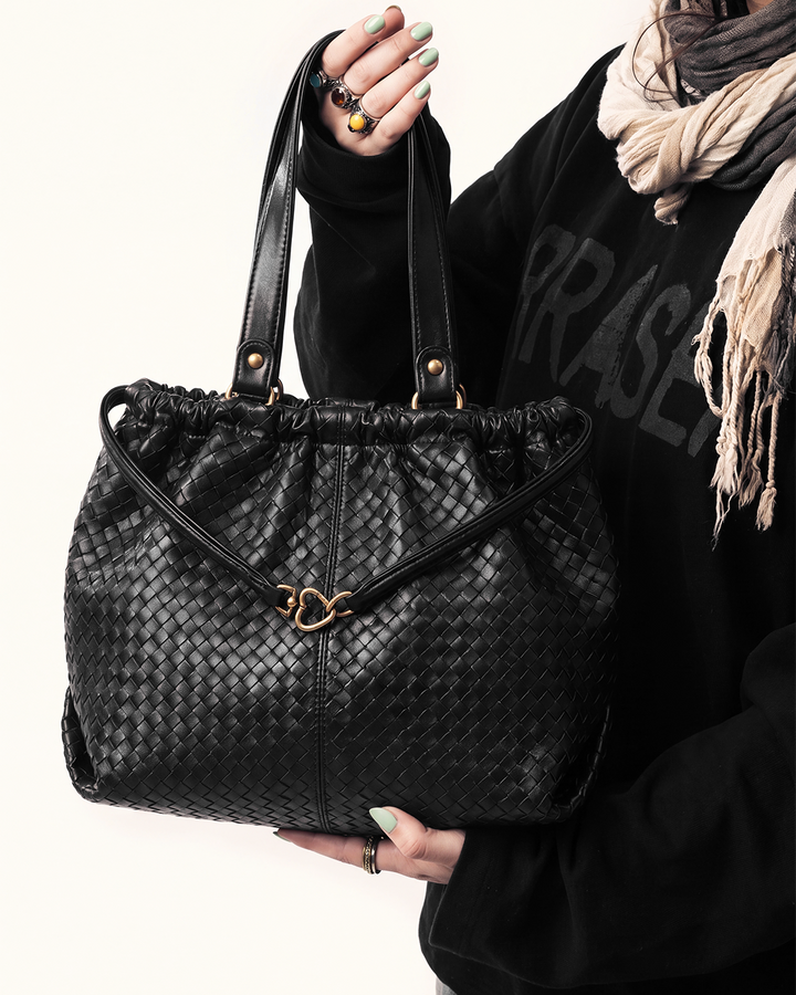 SCRUNCH BAG DARK WEAVE
