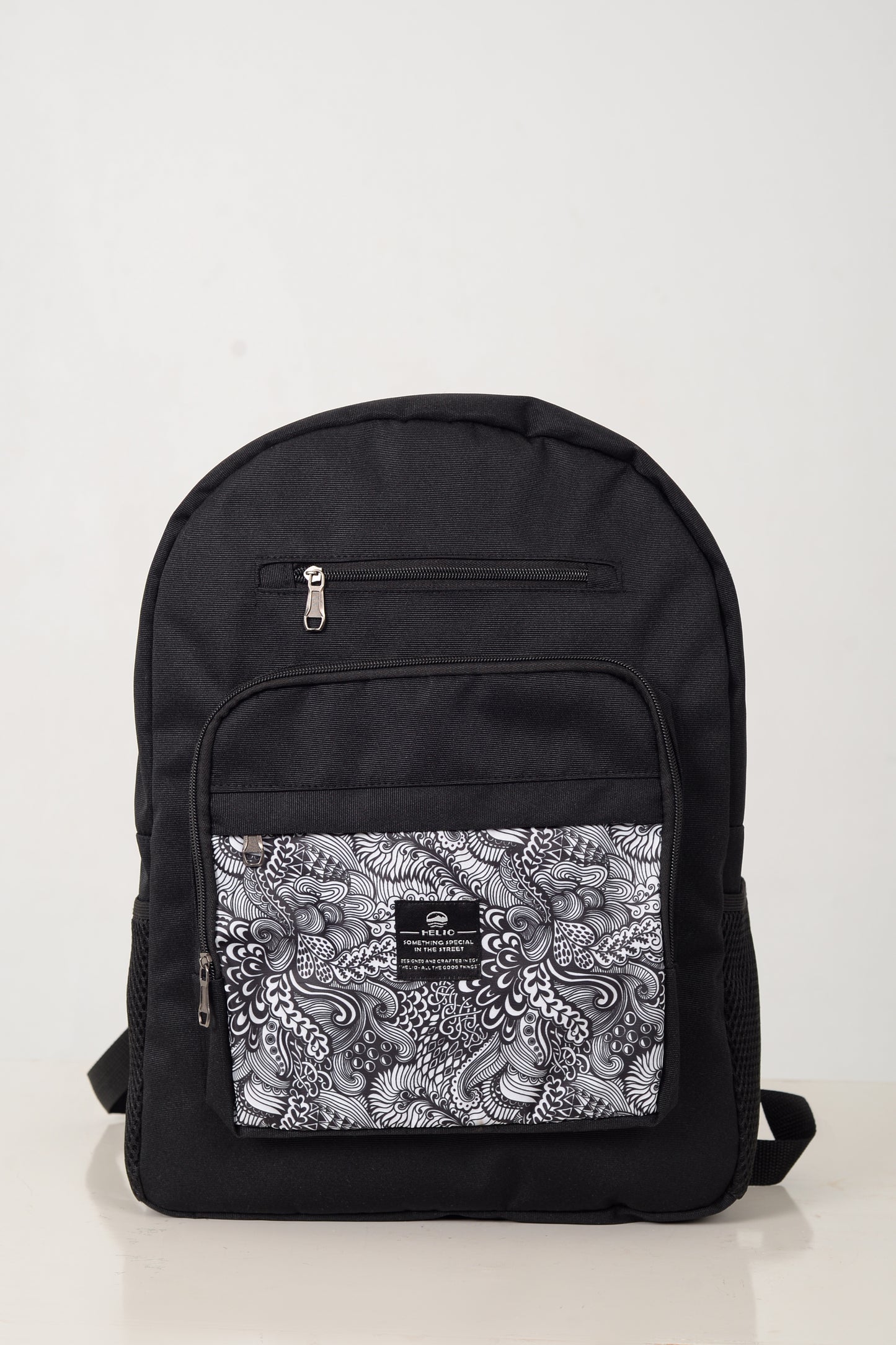 ZENTANGLE BACKPACK WHITE