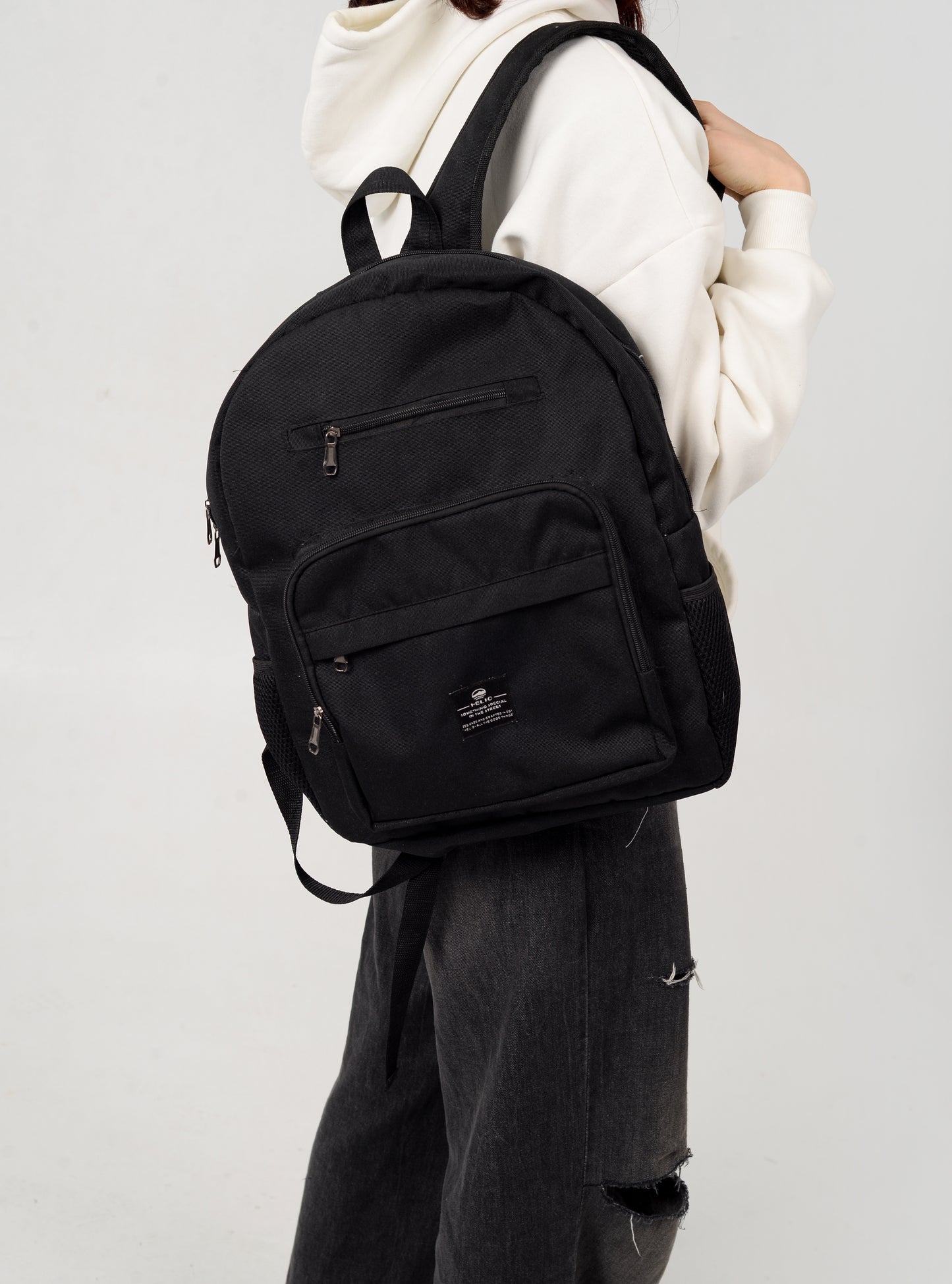 ZENTANGLE BACKPACK BLACK