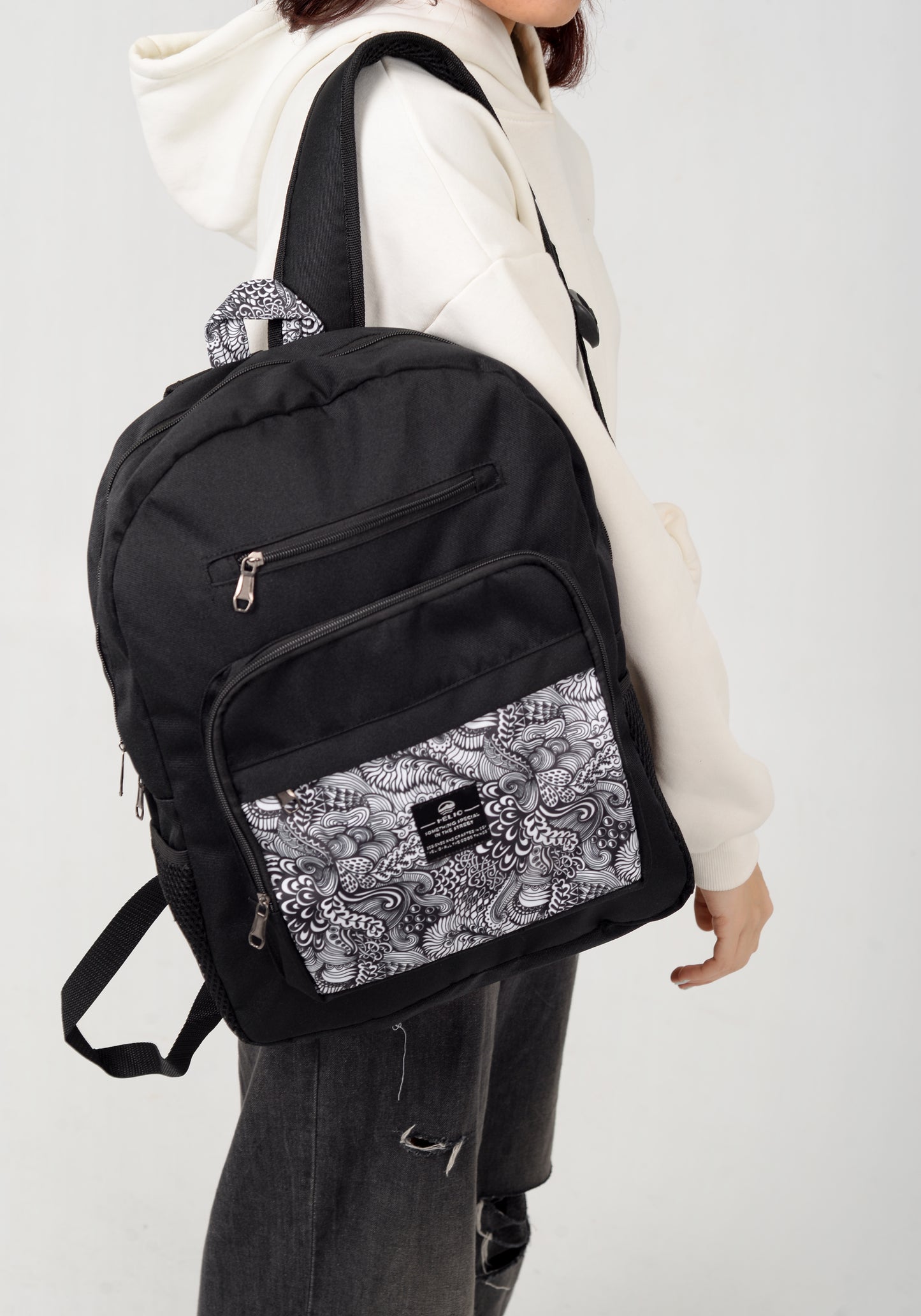 ZENTANGLE BACKPACK WHITE